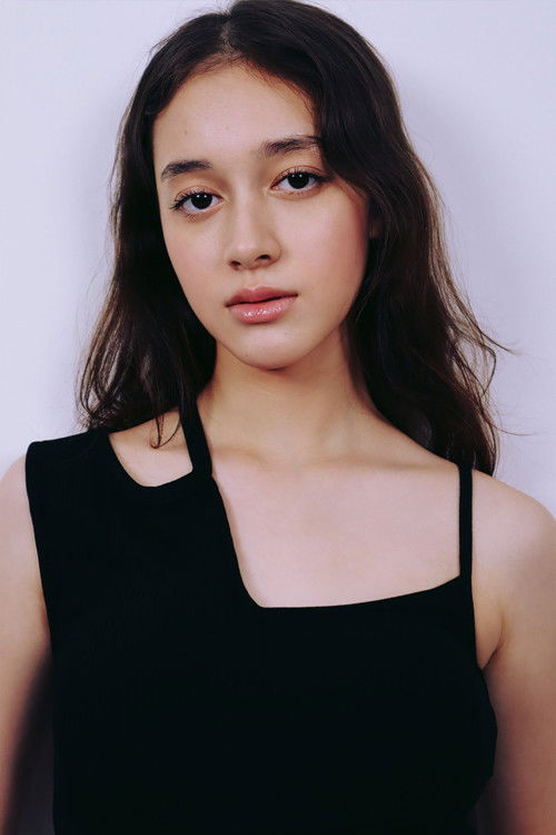 Arabella Ellen as Iris Sofea