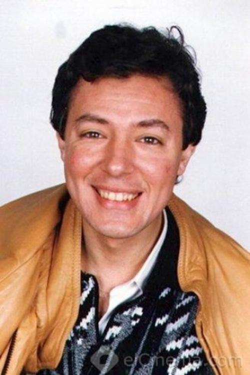 Hesham Abdel Hamid as عادل