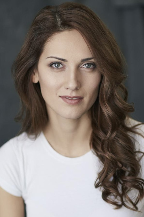 Anna Nosatova as Lena