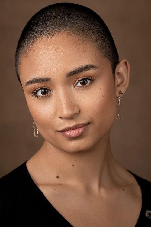 Izzy Bradbury as The Model