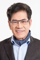 Nguyễn Ngọc Ngạn as MC