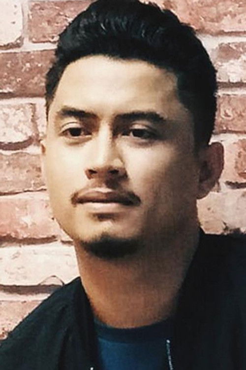 Aizat Hassan as Johan