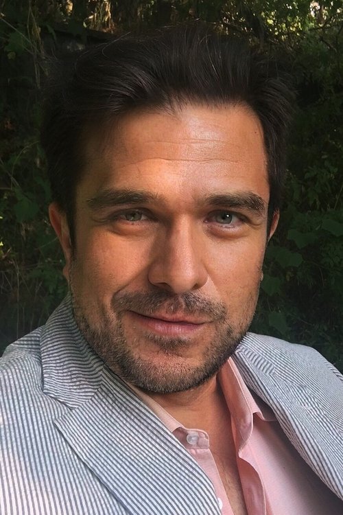 Iván Amaro Bullón as Italian Guest