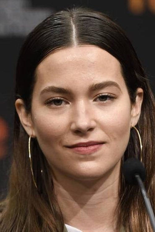 Maite Lucía Valero as Clara