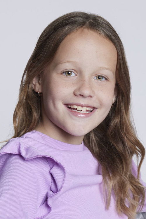 Emmy Richardson as Lily