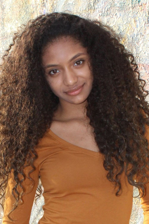 Alana Gordillo as Tina