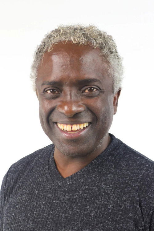 Eduardo Silva as Fruit Seller