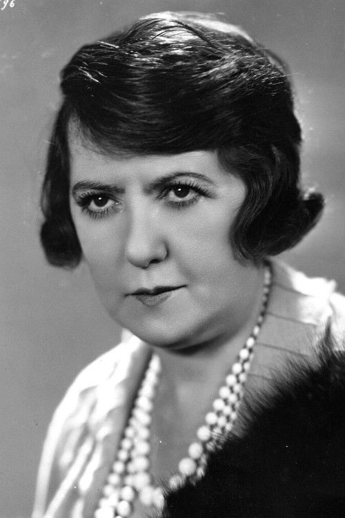 Marcelle Praince as La duchesse