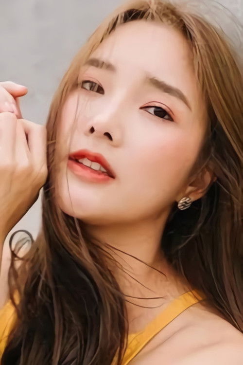 Phichaya Tippala as Duangkamon