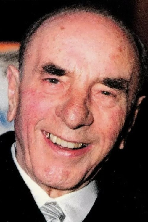 Michl Lang as Josef Filser