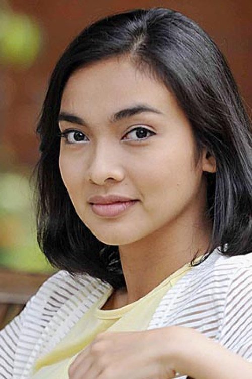 Tika Bravani as Lexy