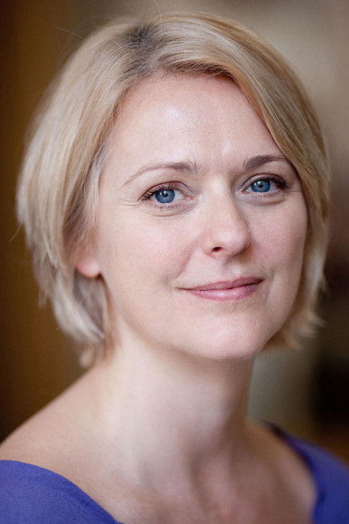 Fanou Lanciault as Assistante de Morissette