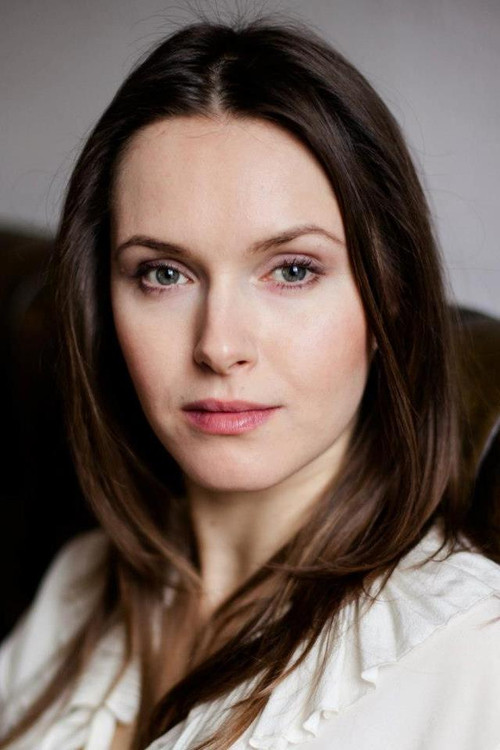 Janina Rudenska as Emy Heufler