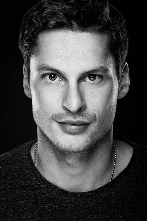 Patrick Jahns as Markus G. Elser