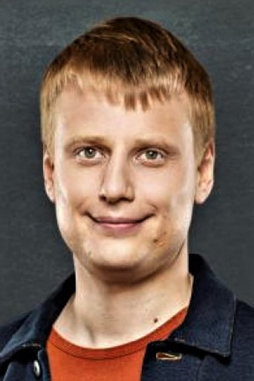 Vyacheslav Komissarenko as Ведущий