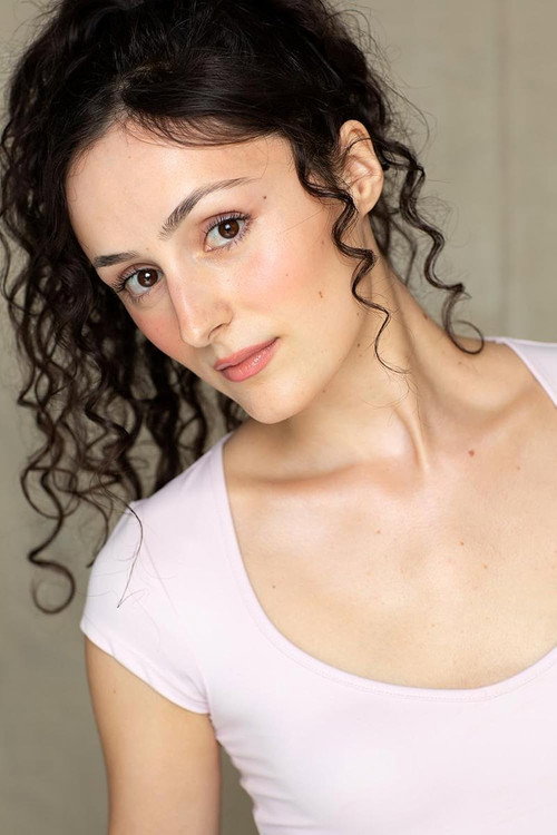 Jessica Antovski as Cashier