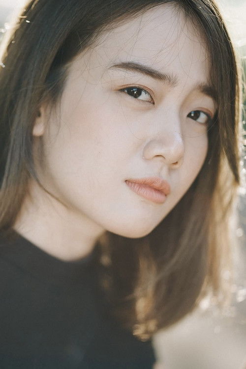 Chompumat Phongsanam as Prim