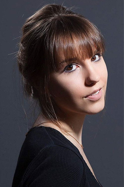 Cassandra Due as Mia