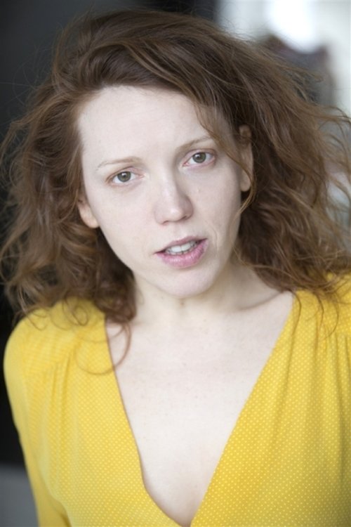 Lucrèce Carmignac as Aurélie