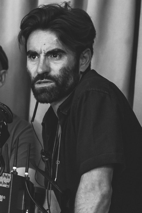 Leandro Valente (Lee Fuzeta) as Guru