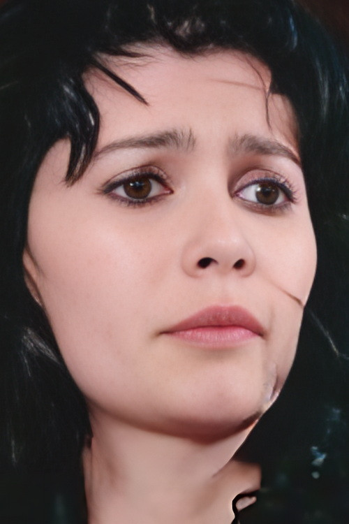 Lisa Stophenberg as Mirna