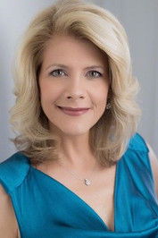 Jeanne Zelasko as Anchorwoman