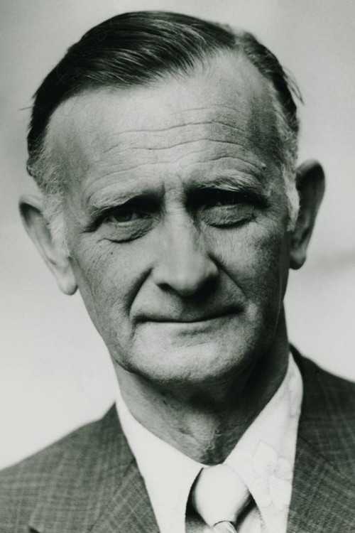 Erich Rein as Admirer (uncredited)