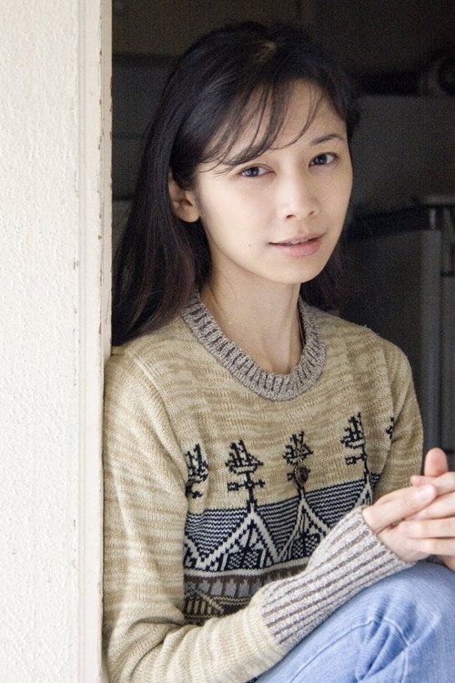 Vyvan Pham as Julie Yamamoto /Ship (voice)