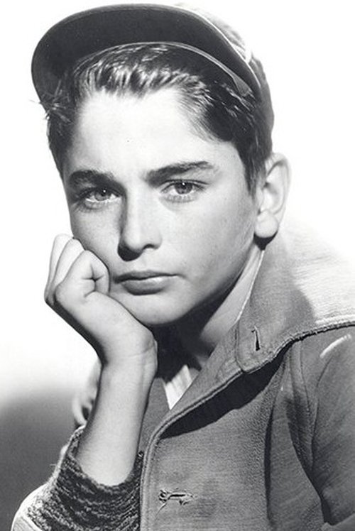 Robert J. Anderson as Boy (uncredited)