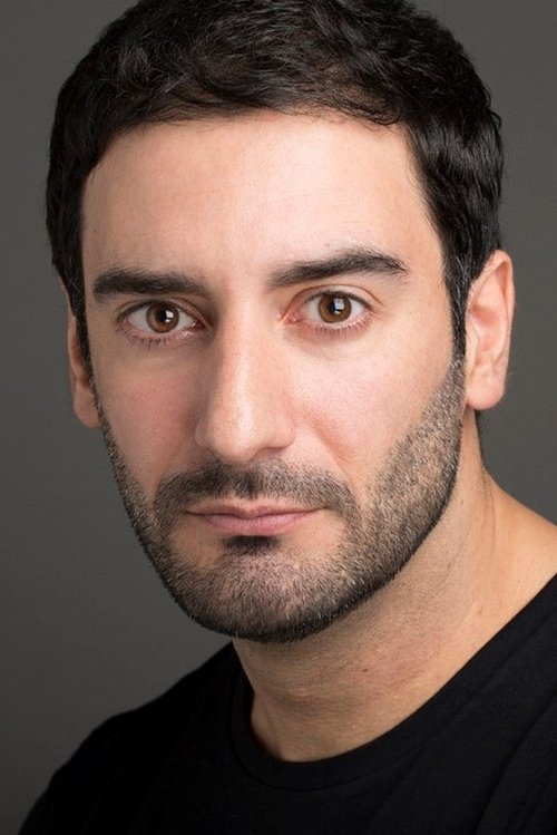 David Elorz as Vecino 2