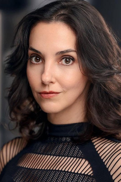 Kendra Stout as Elaine