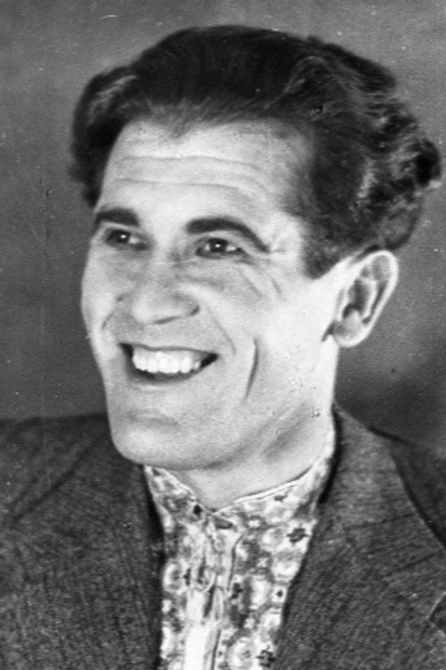 Pyotr Yudin as Стукалин