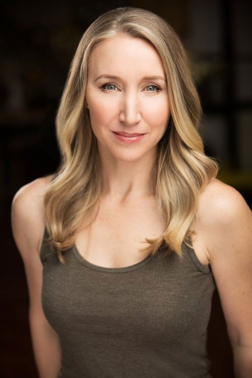 Jana Berengel as Stella Evans