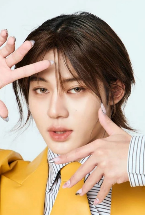 Rapeepong Supatineekitdecha as Self - Contestant