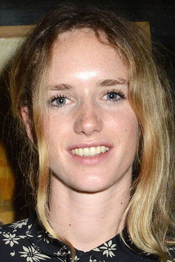 Zoé Le Ber as La jeune fille