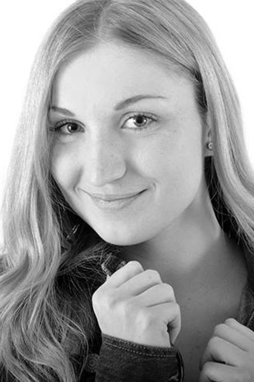 Chloé McNeil as Daphné