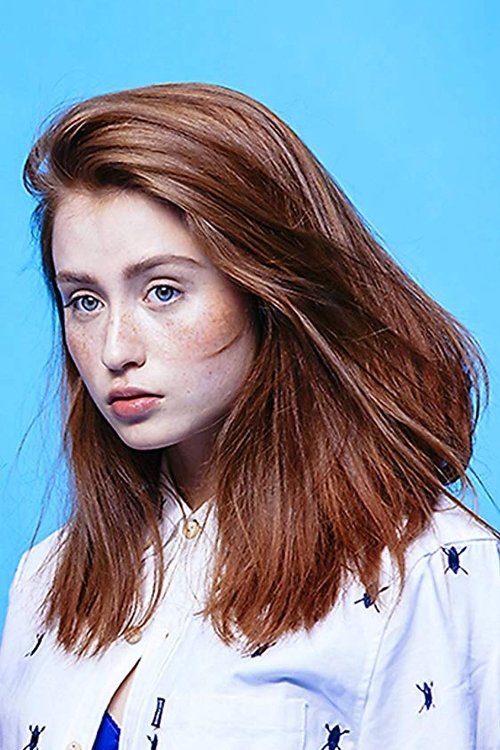 Julia Batelaan as Molly