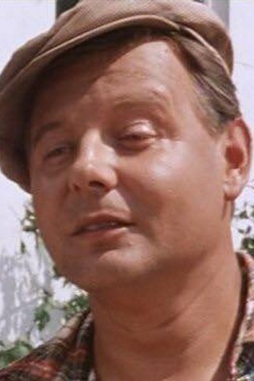 Bertel Lauring as Svendsen