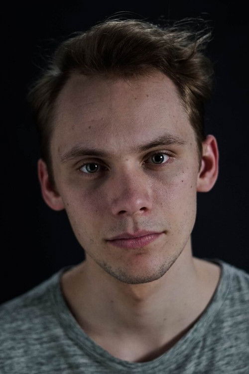 Zachary Krueger as Cardyn Jacobsen