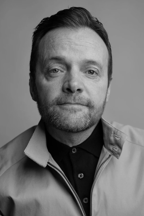 Simon Jennings as Riggerz