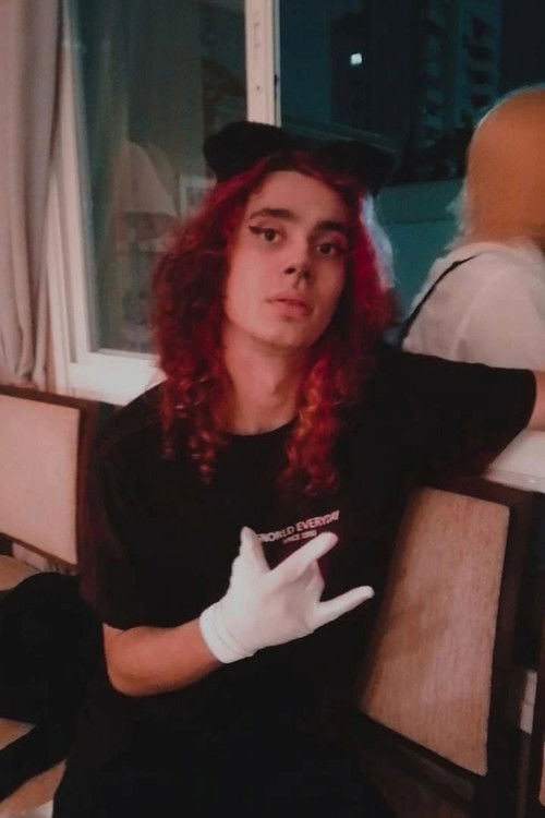 Manuel Carvalho as Manuel