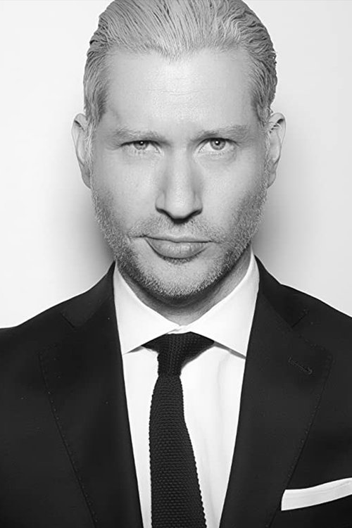 Emilio Insolera as Tom Clerc