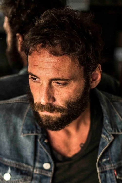 Toussaint Martinetti as Fred