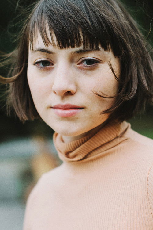 Isabel Shill as Girl 2