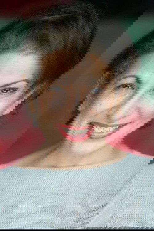 Akéla Sari as Fatima