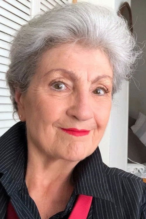 Marjol Flore as Tineke Elffers