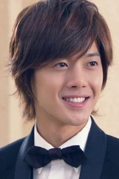 Baek Seung-woo as Lee Dong-wook