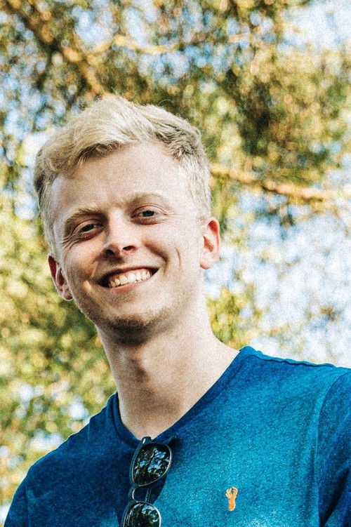 Calum Menzies as Suave Nerd