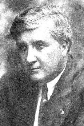 Joseph W. Smiley as Dr. Chase