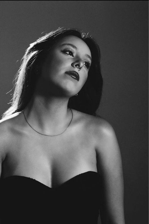 Maria Flor Grassi as Flor